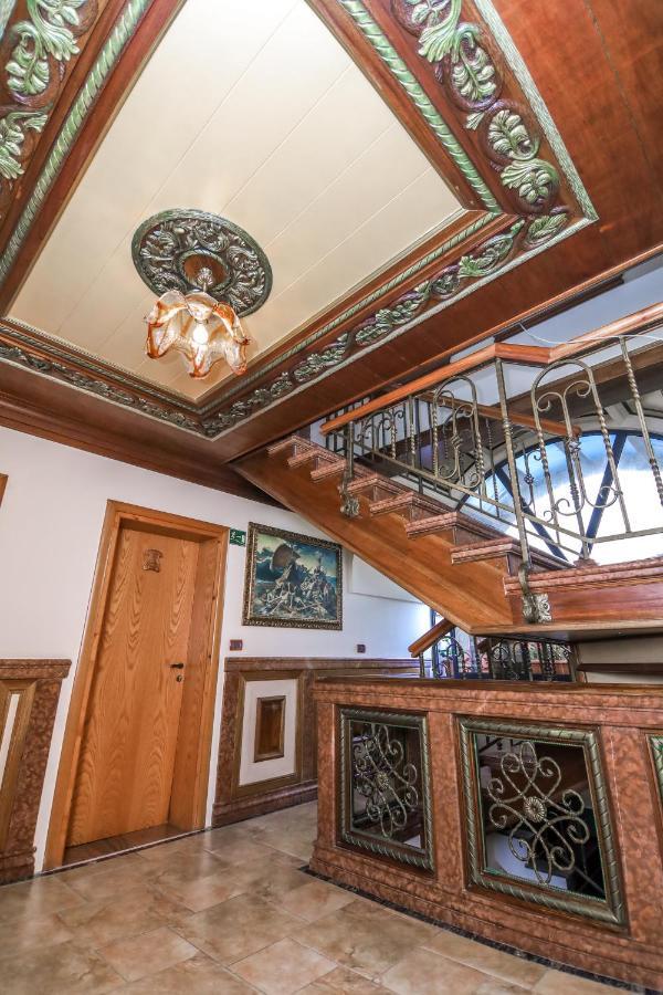 Brilant Antik Center Hotel Tiranë Luaran gambar