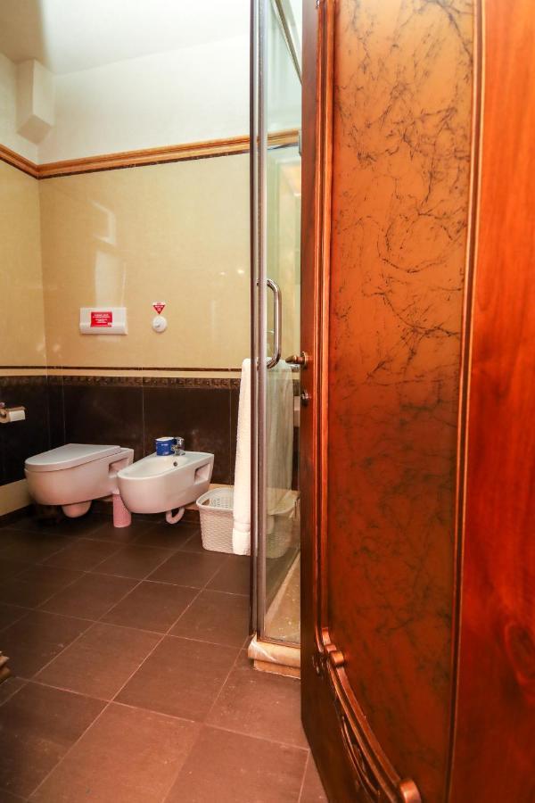 Brilant Antik Center Hotel Tiranë Luaran gambar
