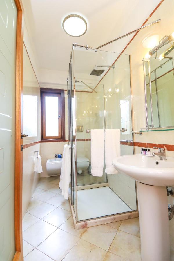 Brilant Antik Center Hotel Tiranë Luaran gambar