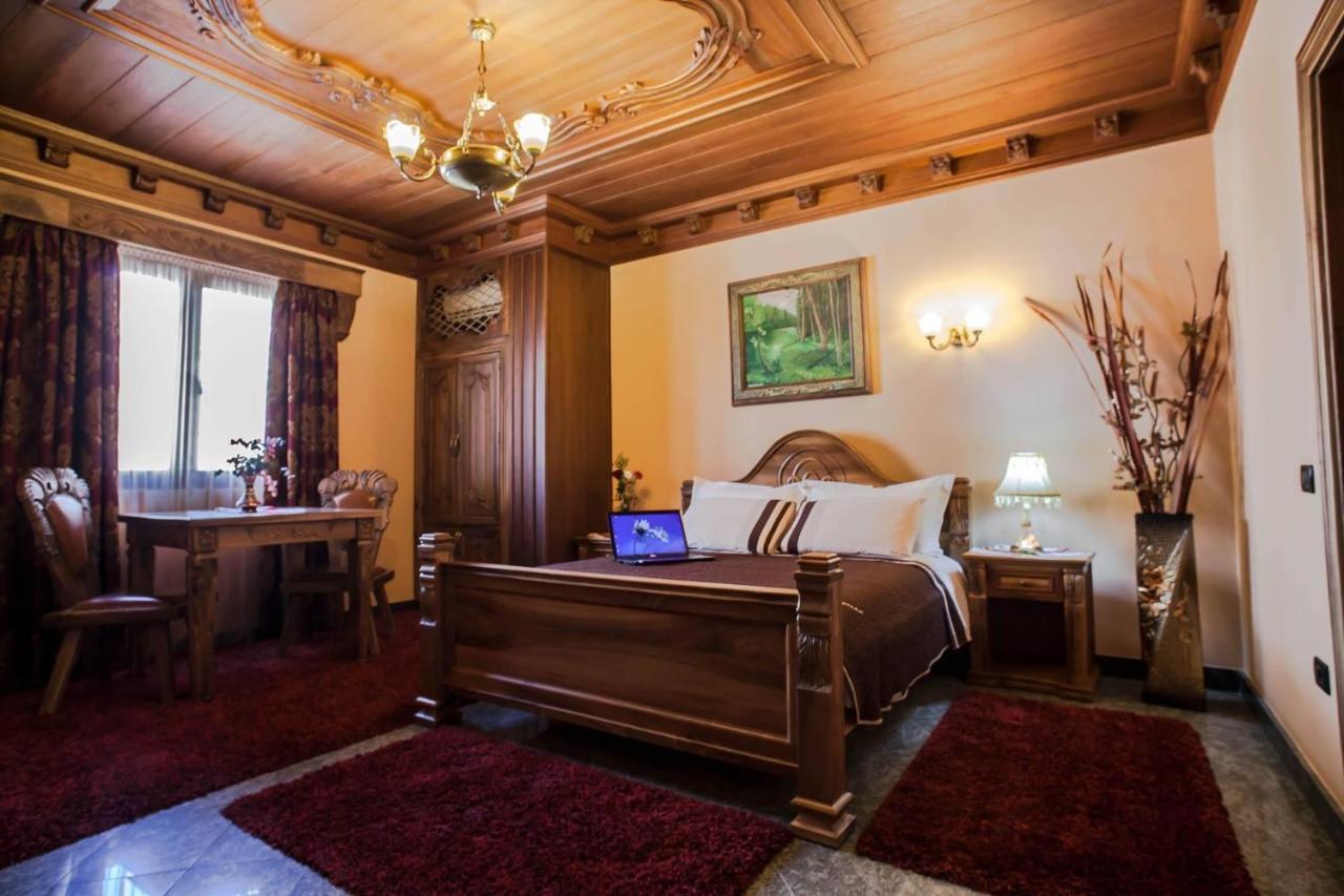 Brilant Antik Center Hotel Tiranë Luaran gambar