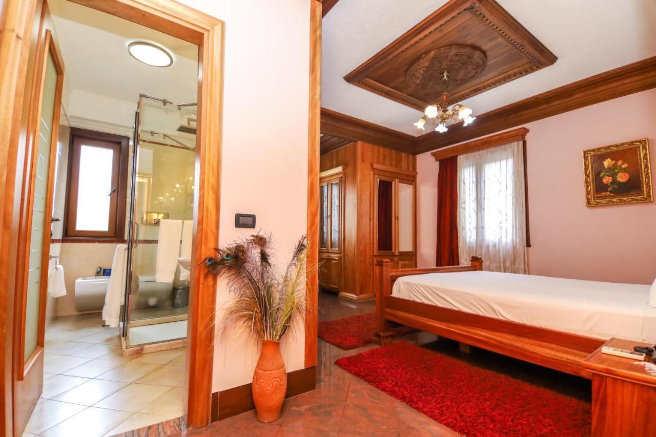 Brilant Antik Center Hotel Tiranë Luaran gambar