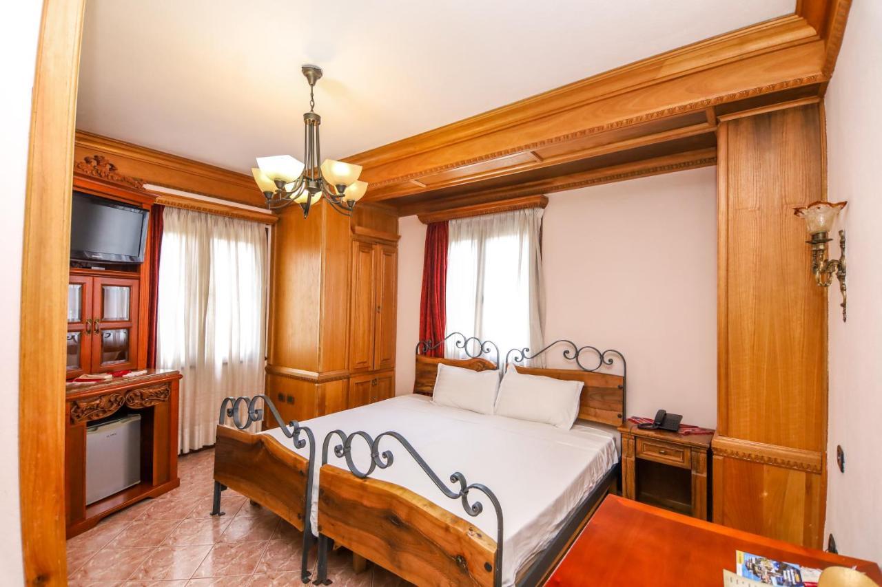 Brilant Antik Center Hotel Tiranë Luaran gambar