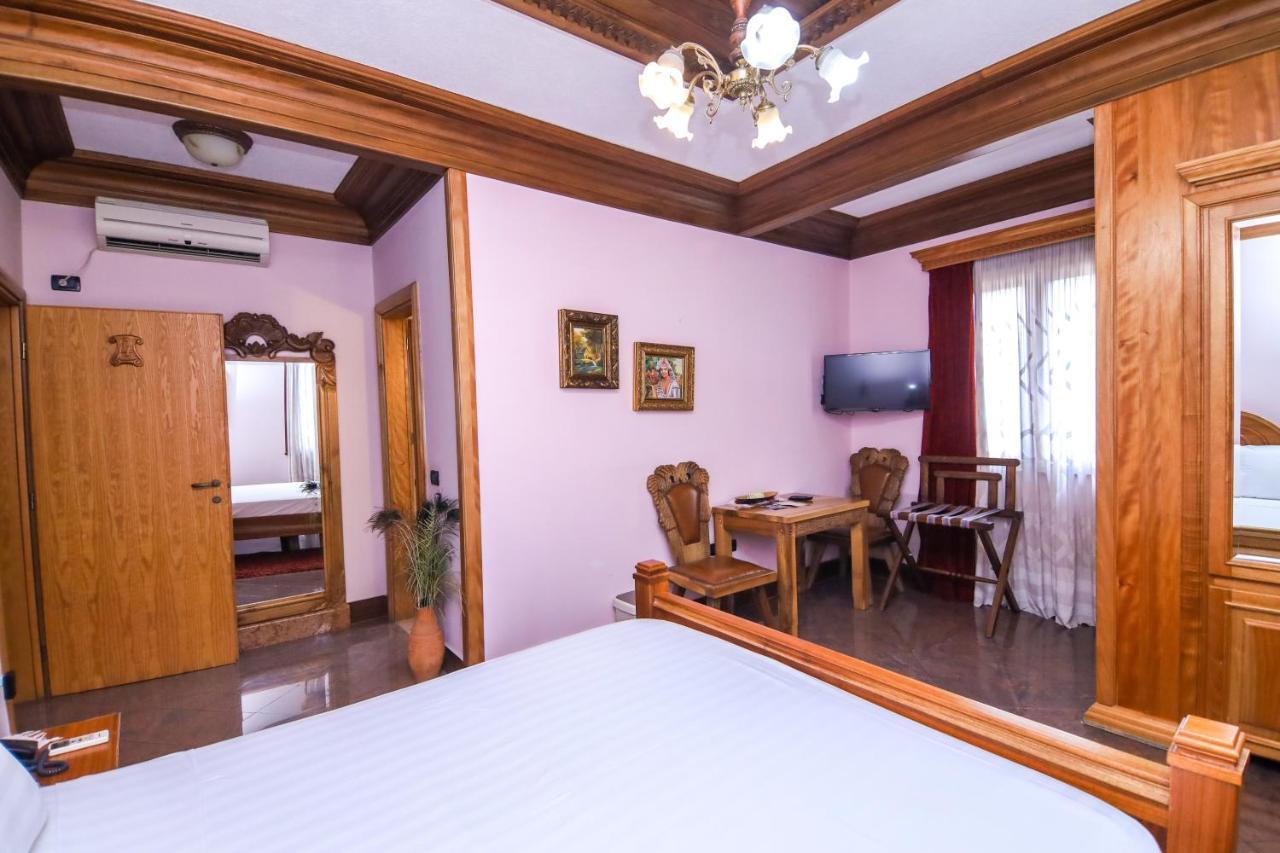 Brilant Antik Center Hotel Tiranë Luaran gambar