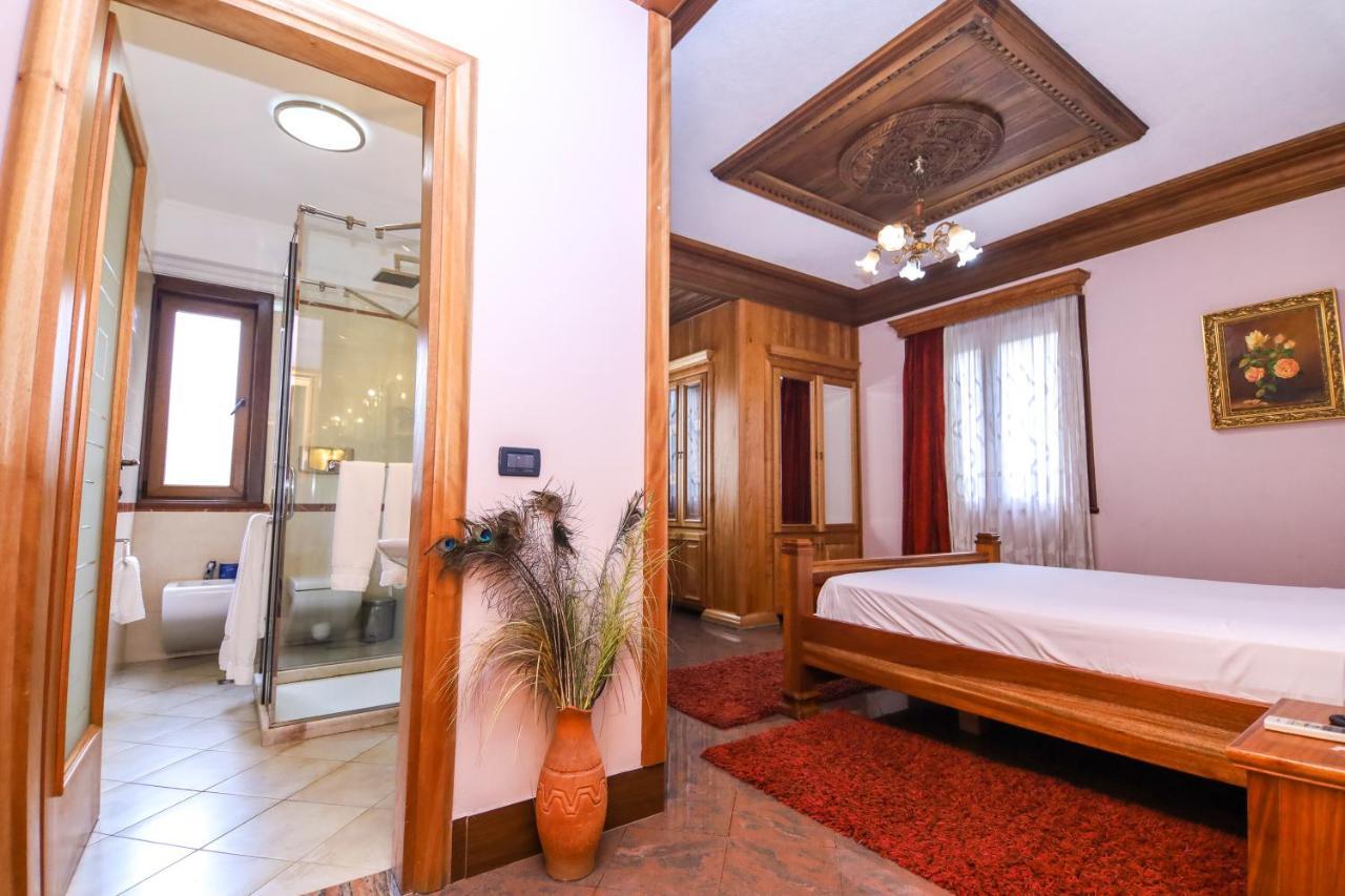 Brilant Antik Center Hotel Tiranë Luaran gambar