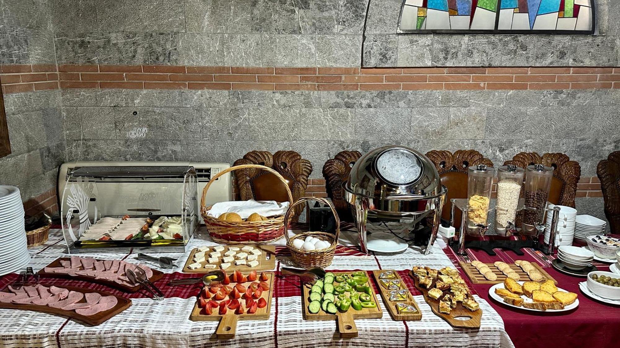 Brilant Antik Center Hotel Tiranë Luaran gambar